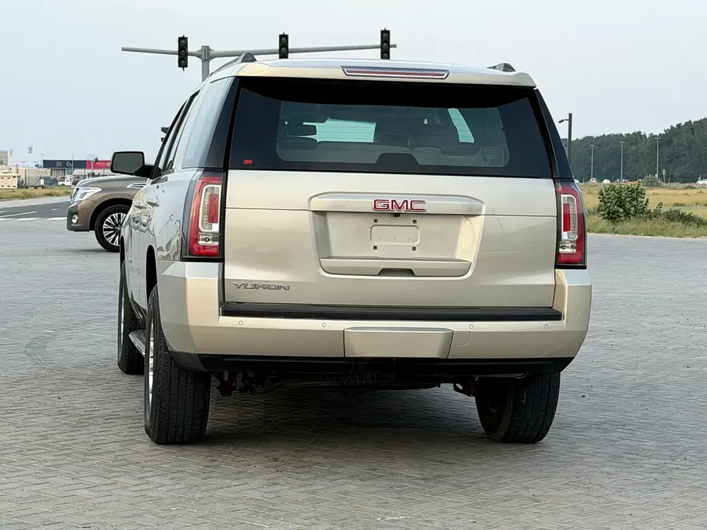GCC Specs 2015 GMC Yukon SLE - Well Maintained - Image 9