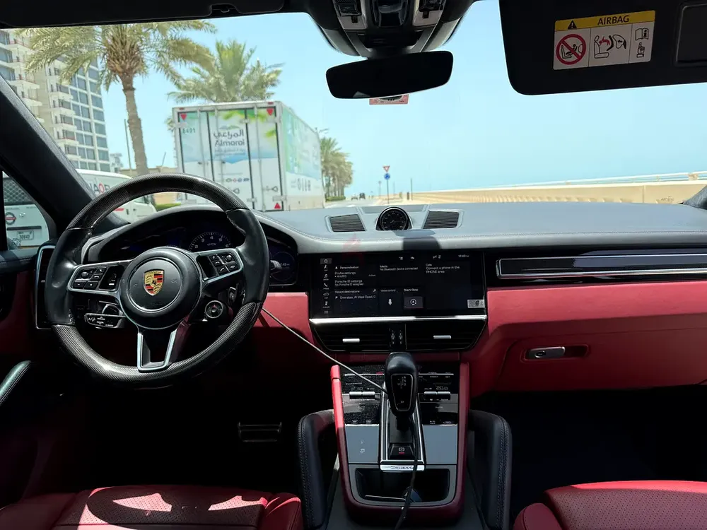 Porsche Cayenne GTS 2021 | GCC Specs | immaculate condition | under warranty - Image 10