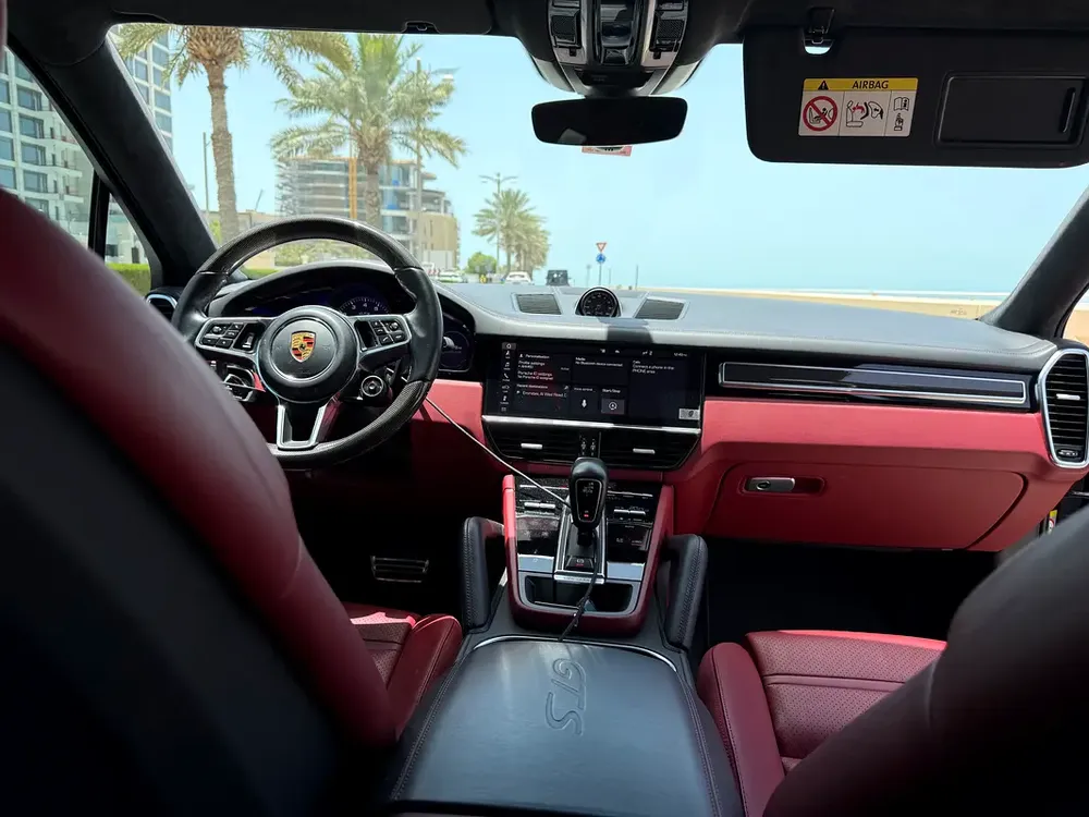 Porsche Cayenne GTS 2021 | GCC Specs | immaculate condition | under warranty - Image 9