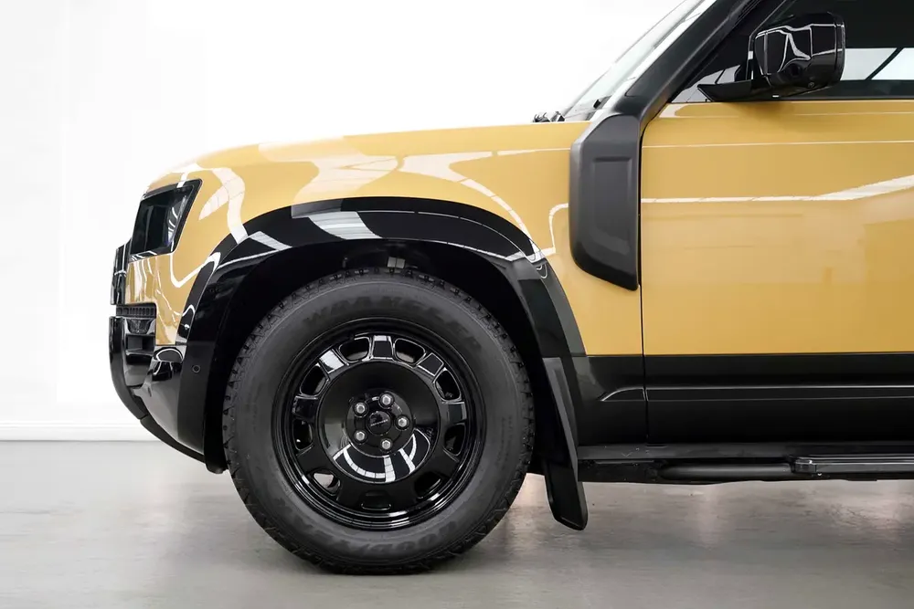 2026 LANDROVER DEFENDER 110 P400 TROPHY EDITION / GCC  / DEALER WARRANTY AND SERVICE CONTRACT - Image 6