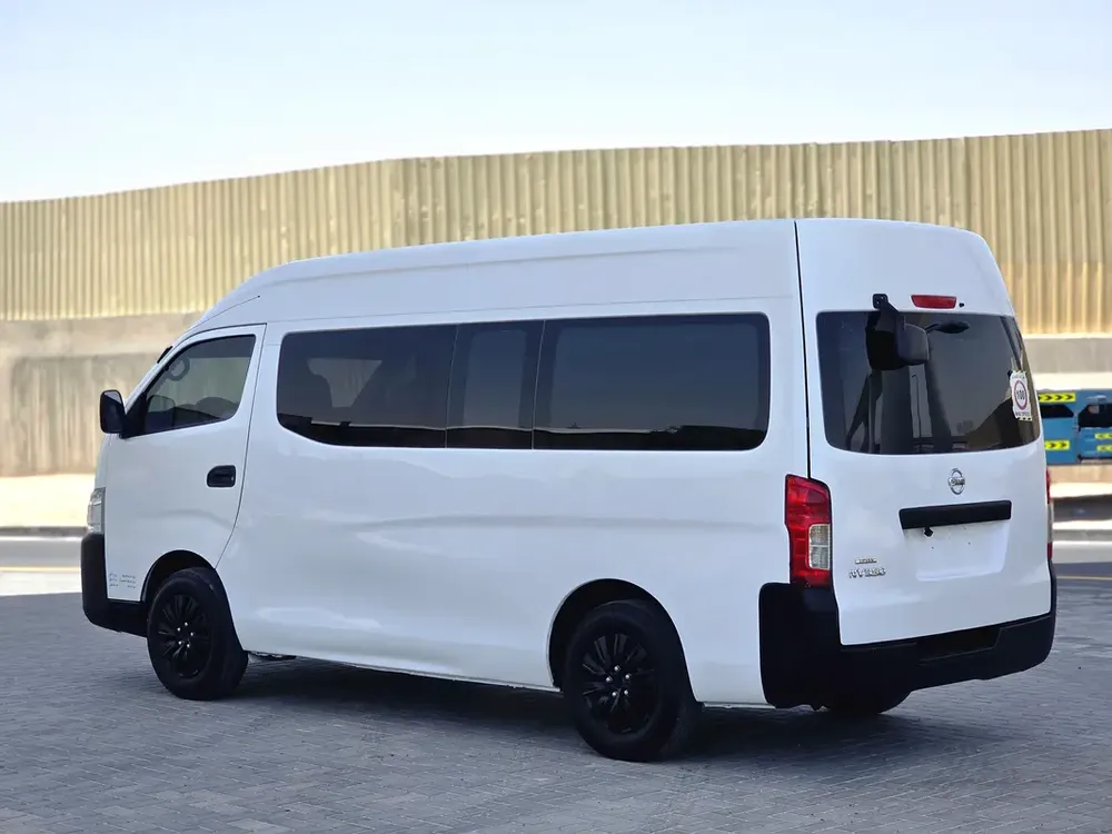 Nissan Urvan // Automatic gear // Hiroof // Full seats // Good conditions - Image 11