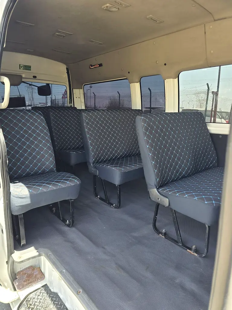 Nissan Urvan // Automatic gear // Hiroof // Full seats // Good conditions - Image 13