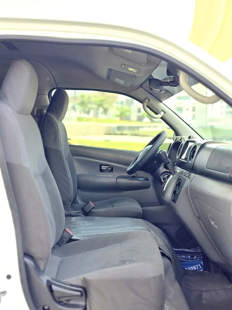 Nissan Urvan // Automatic gear // Hiroof // Full seats // Good conditions - Image 8