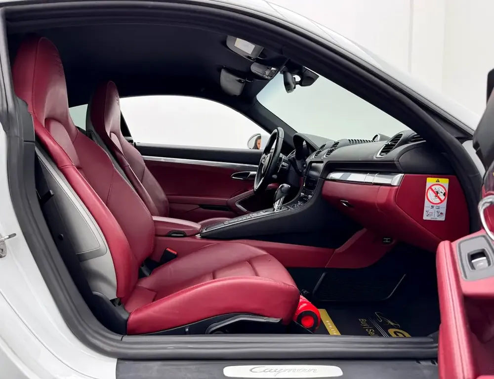 2020 Porsche 718 Cayman, 1 Year Warranty, Full Service History, Excellent Condition, GCC - Image 11