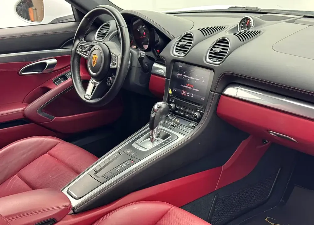 2020 Porsche 718 Cayman, 1 Year Warranty, Full Service History, Excellent Condition, GCC - Image 12