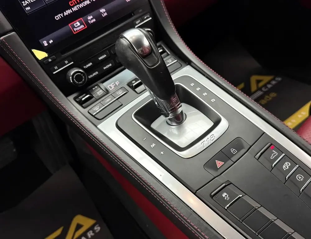 2020 Porsche 718 Cayman, 1 Year Warranty, Full Service History, Excellent Condition, GCC - Image 9