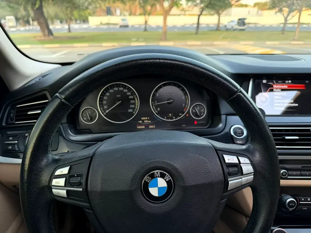 BMW 520 2015 /GCC/ FULL OPTION /VERY CLEAN CARGCC Specs - Image 17