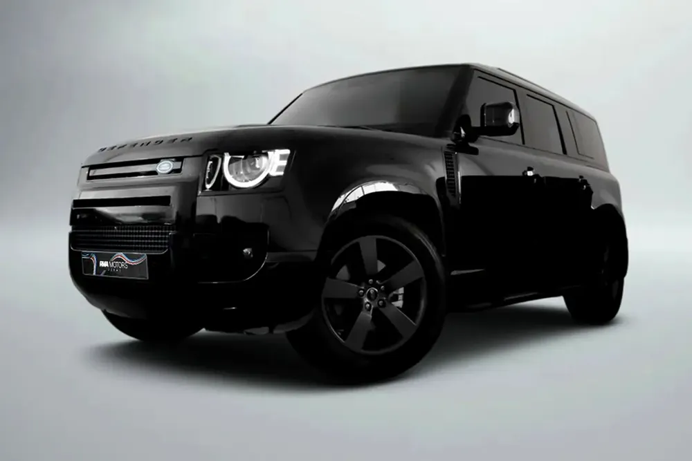 2025 Land Rover Defender 110 SE (P300) - GCC Specs - Brand New! - Image 5