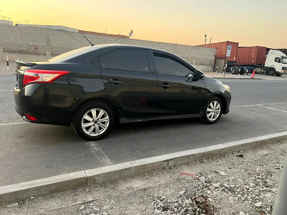 TOYOTA YARIS. 2015 MODEL. GCC. GOOD Condition.ACCIDENT FREE. - Image 5