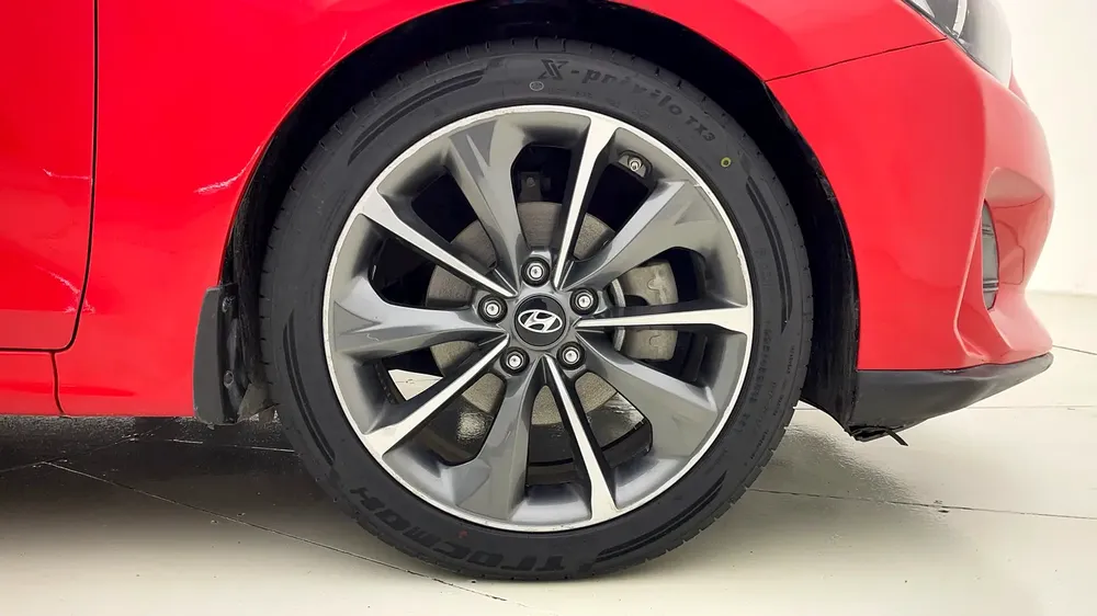 AED 665/month | 0 Downpayment | Free 3 Months Warranty | 30 Day Return | HYUNDAI VELOSTER 2019 - Image 12