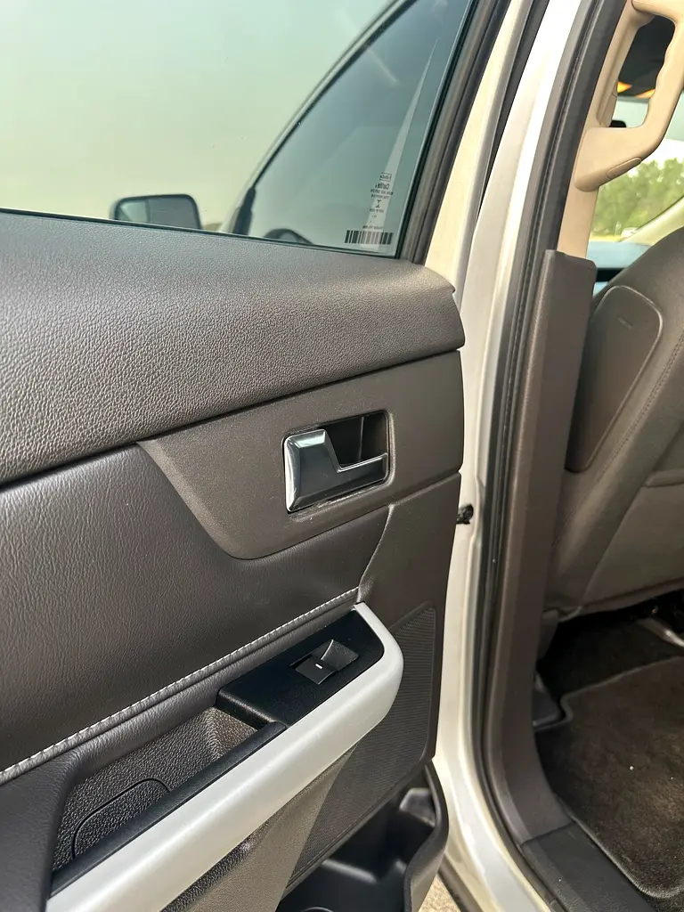 Like a brand new car super super clean - Image 19