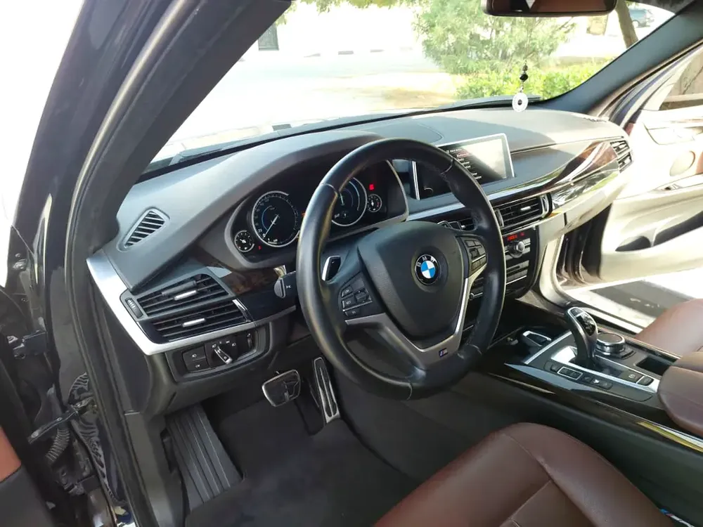 GCC Specs . Full Option . Excellent Condition . V6 Engine 3.0L - Image 10