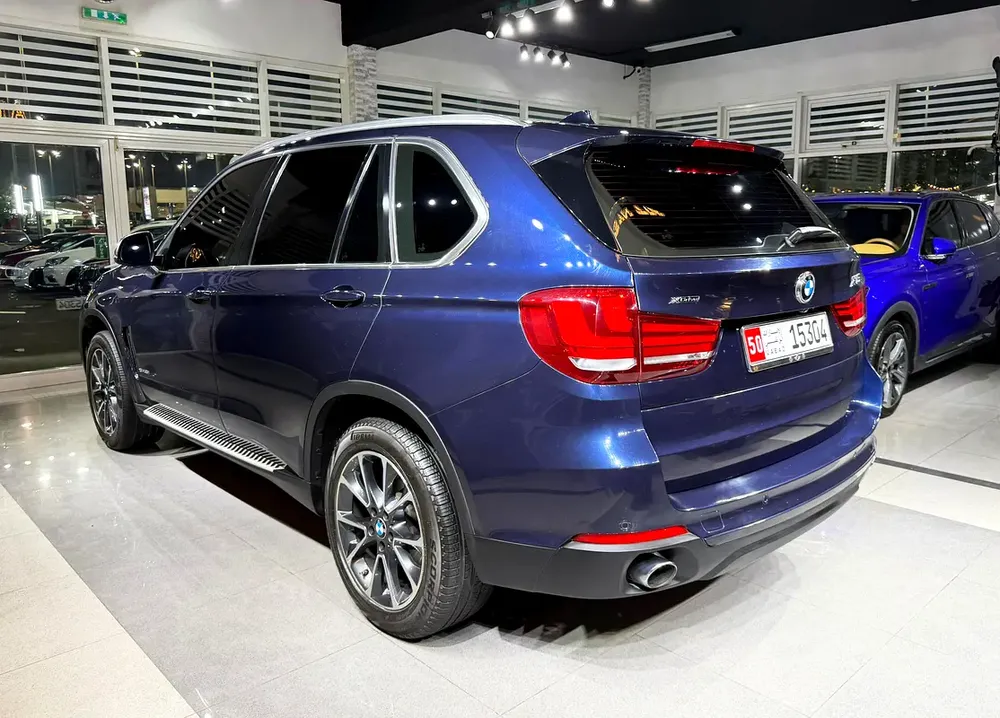 GCC Specs . Full Option . Excellent Condition . V6 Engine 3.0L - Image 4