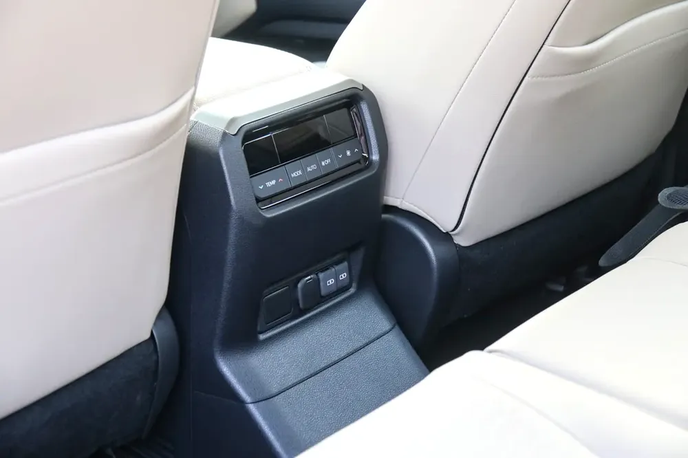 PRADO ALL-ROUNDER R3 HIGH WITH ACC 2024 - Image 18