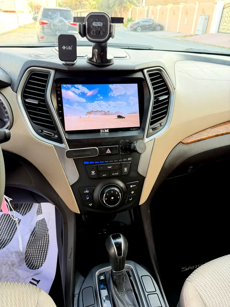 Hyundai Santa Fe Premium 2016 - GCC Specs - Image 11