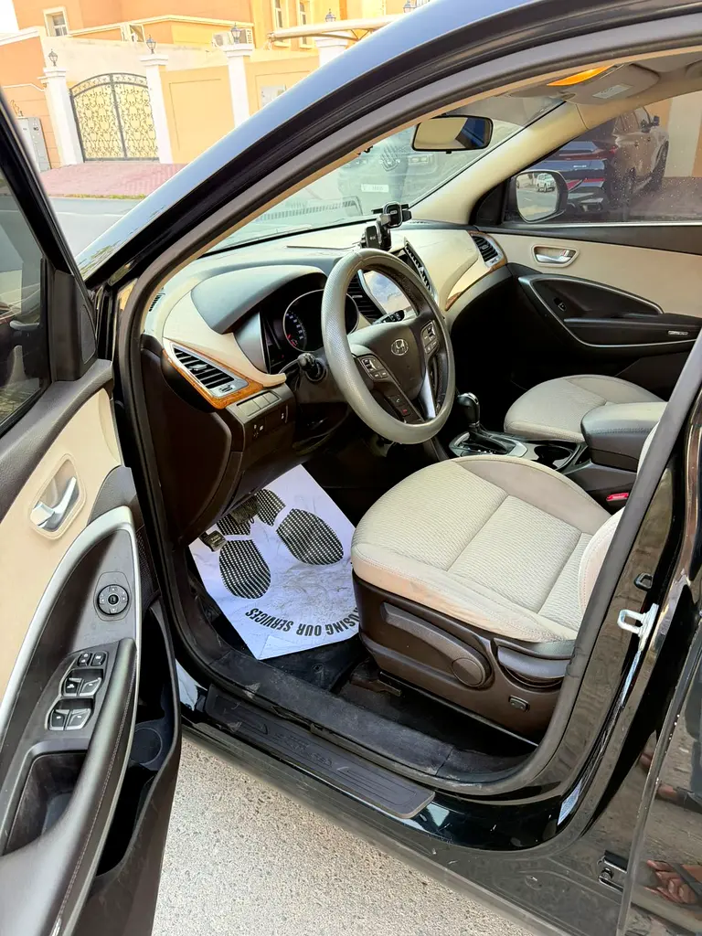 Hyundai Santa Fe Premium 2016 - GCC Specs - Image 8