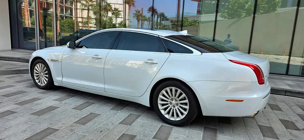 2015 Jaguar XJ L -Full option -Excellent Condition-Less kilometer driven -Bank Finance Available - Image 4