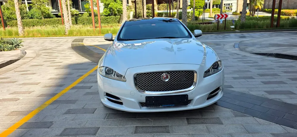 2015 Jaguar XJ L -Full option -Excellent Condition-Less kilometer driven -Bank Finance Available - Image 5