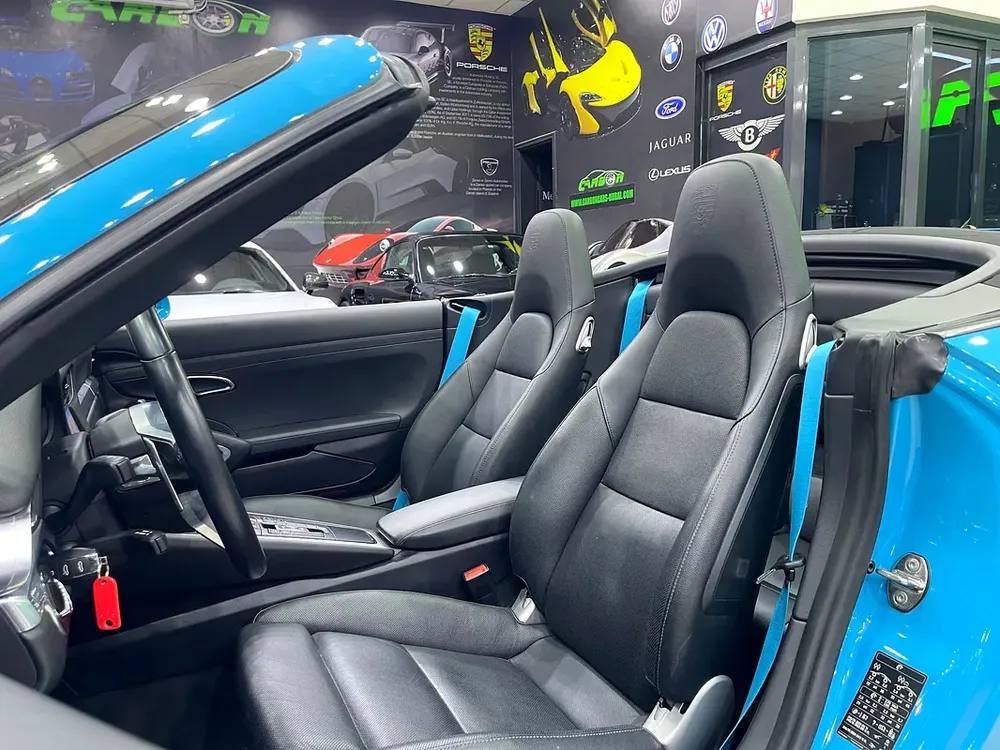 PORSCHE CARRERA CABRIOLET MIAMI BLUE GCC FULL PORSCHE SERVICE HISTORY - Image 17