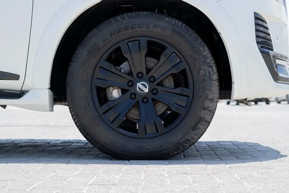 Nissan Armada Platinum 2020 - American Specs - GCC Car - Image 7