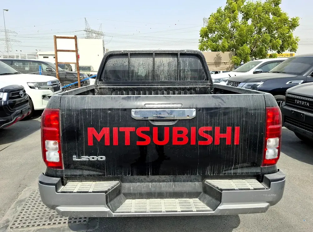 Mitsubishi L200 2.4L 2025 MT DC Black Petrol (Export Only) - Image 12