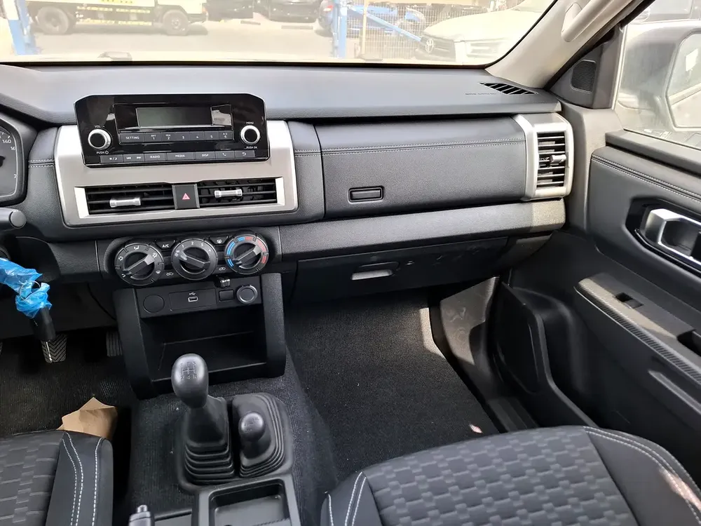 Mitsubishi L200 2.4L 2025 MT DC Black Petrol (Export Only) - Image 16
