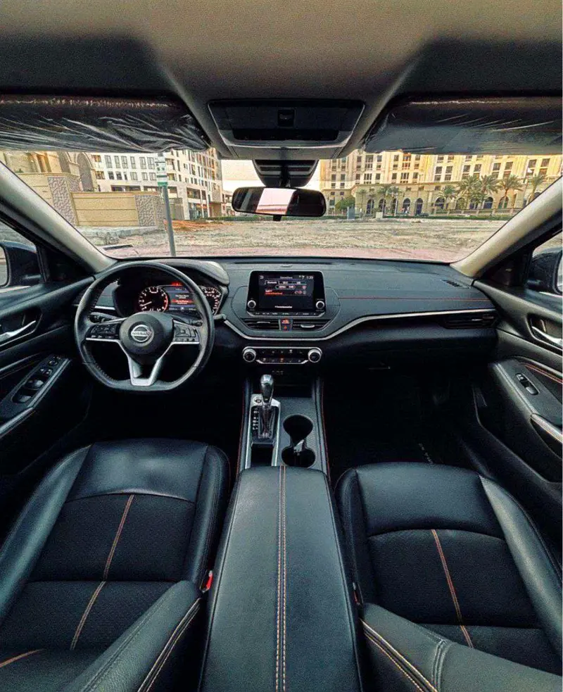 Nissan Altima SR 2021 American Specs - Excellent Condition - Image 4