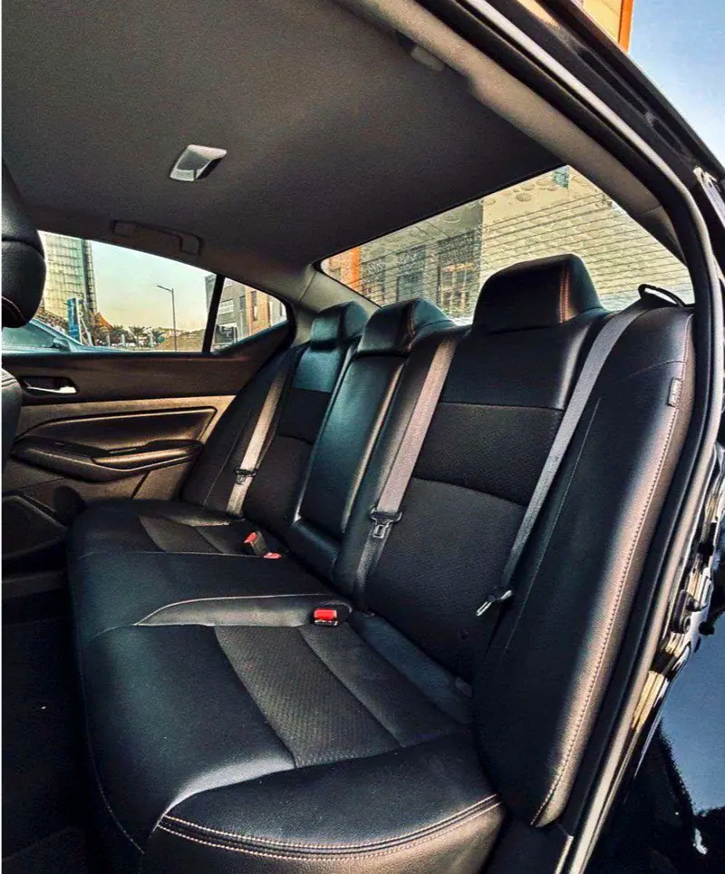 Nissan Altima SR 2021 American Specs - Excellent Condition - Image 5