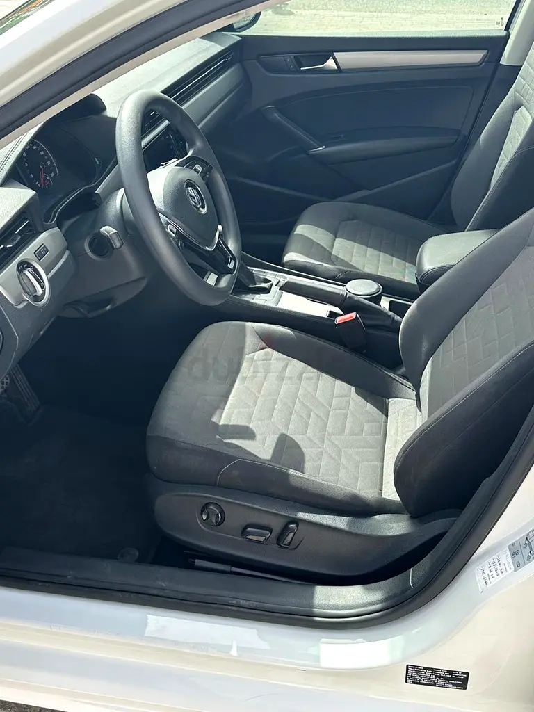 Volkswagen Passat 2020 GCC Specs - Well Maintained Sedan - Image 7