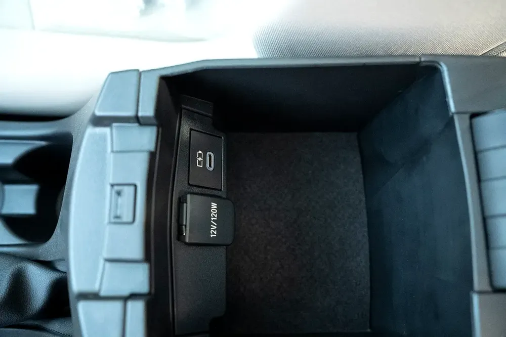 TOYOTA COROLLA 2.0 MODEL 2025 GCC FULL OPTIONS SUNROOF/WIRELESS CHARGER - Image 17