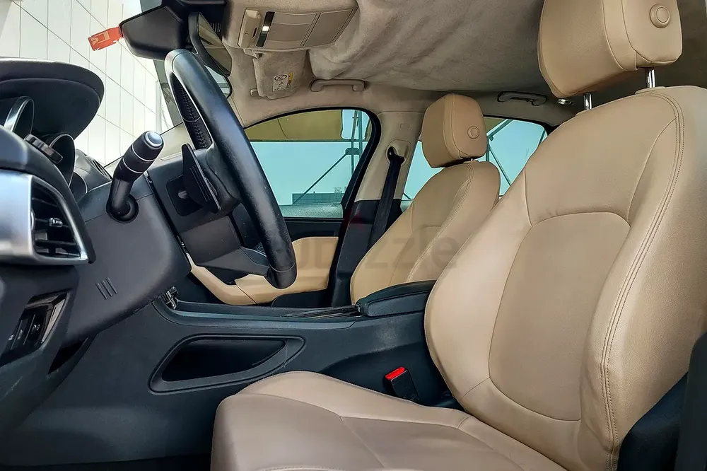 AED 912/month | 2019 Jaguar F-Pace  | GCC Specs | Ref#456136 - Image 11