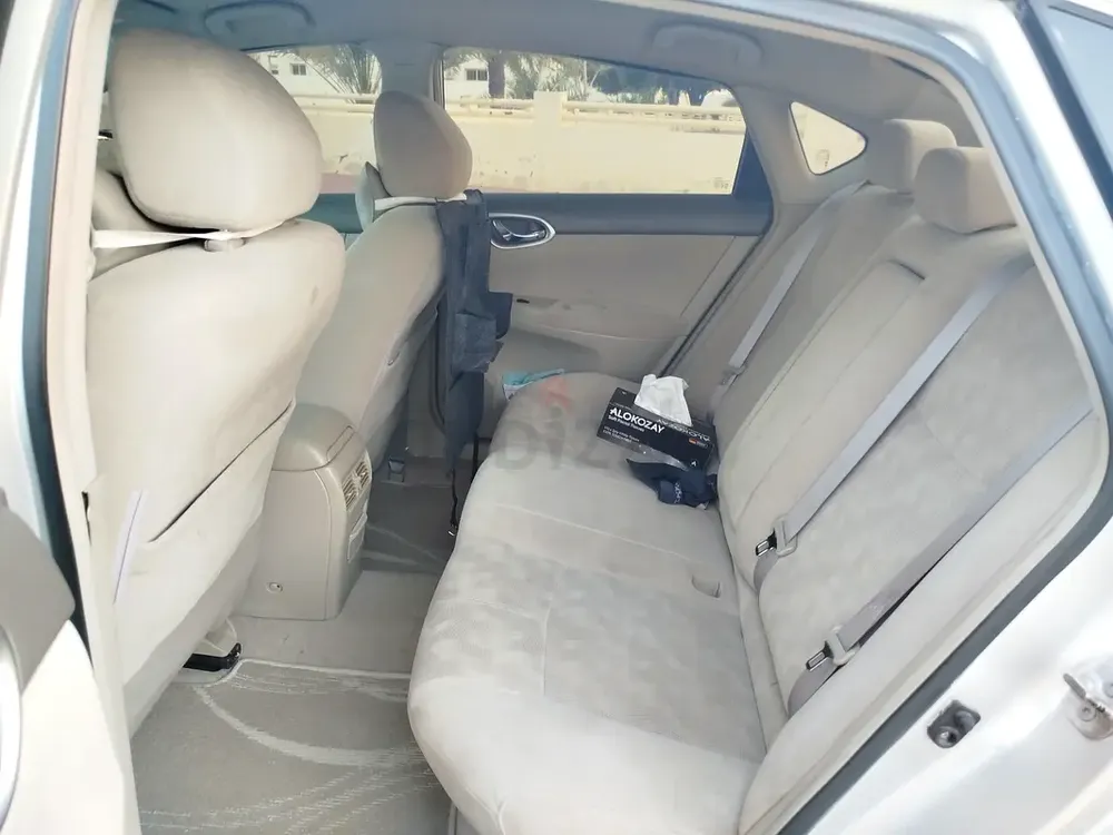 Nissan Sentra 2015 LE GCC Specs - Well Maintained - Image 4