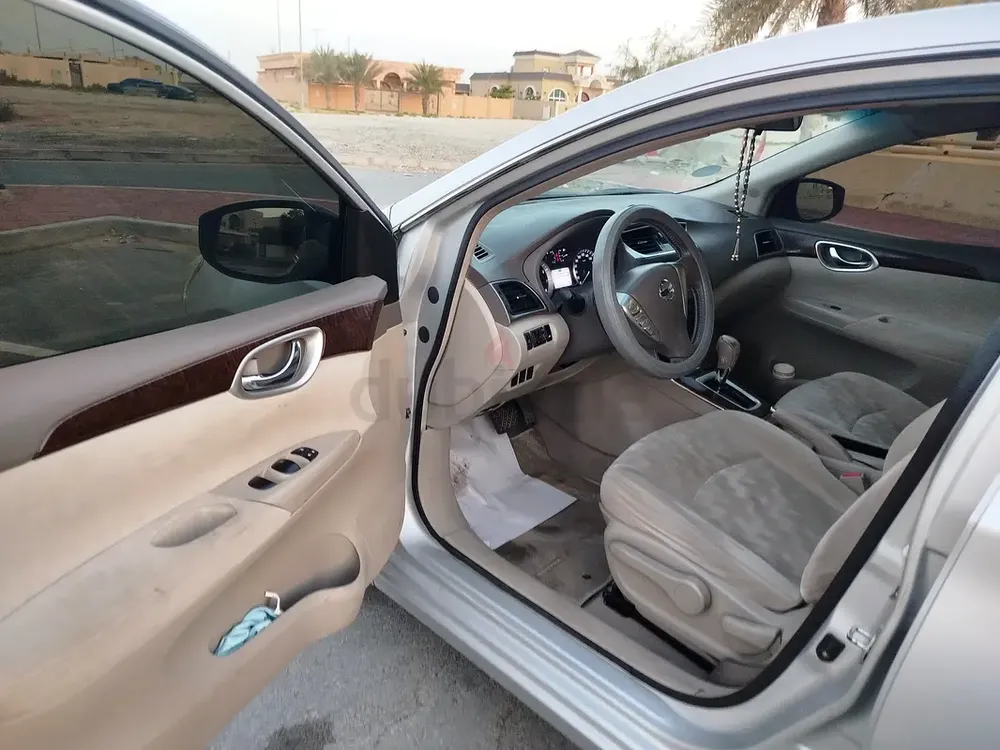Nissan Sentra 2015 LE GCC Specs - Well Maintained - Image 5