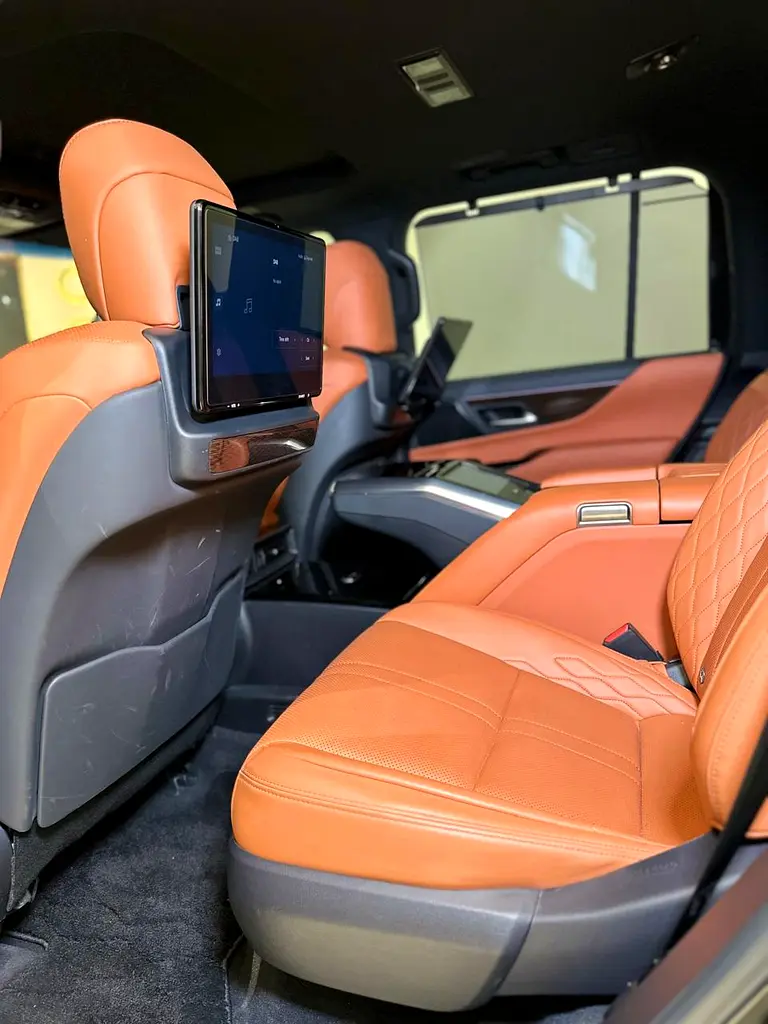 2023 Lexus LX 600 VIP - GCC Specs - Pristine Condition - Image 13