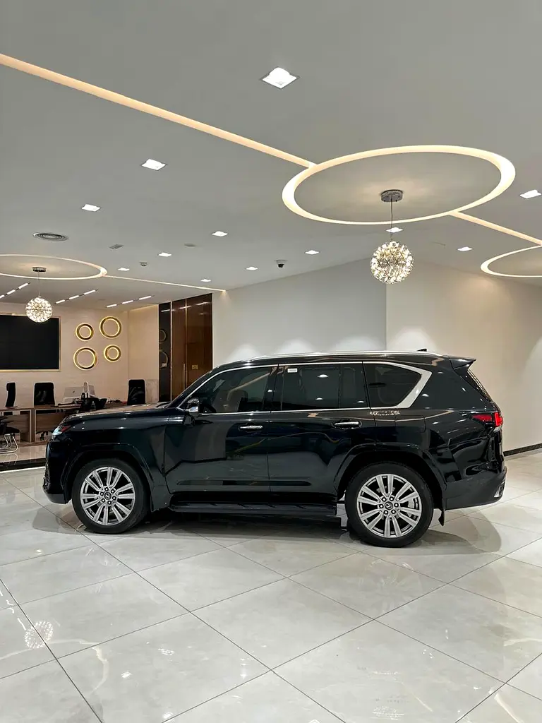 2023 Lexus LX 600 VIP - GCC Specs - Pristine Condition - Image 5