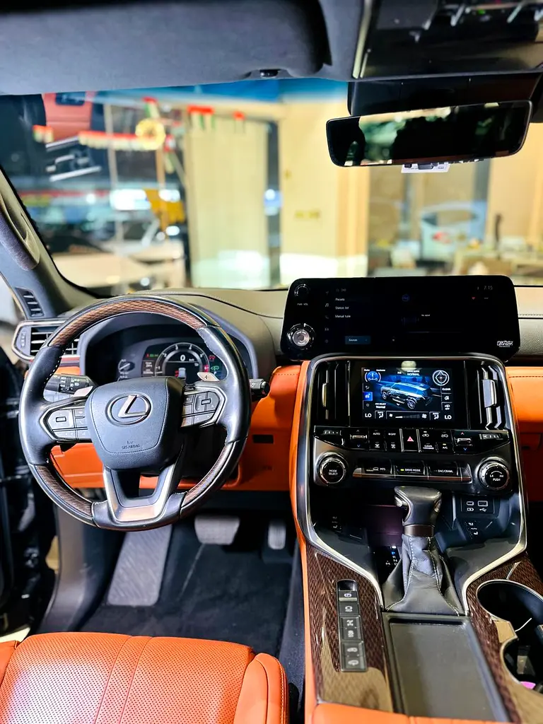 2023 Lexus LX 600 VIP - GCC Specs - Pristine Condition - Image 6