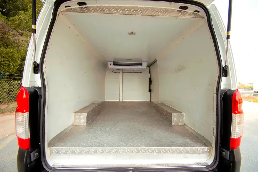 Urvan | Manual | Standard Roof Chiller Van | GCC Specs | Ref#N33493 - Image 7
