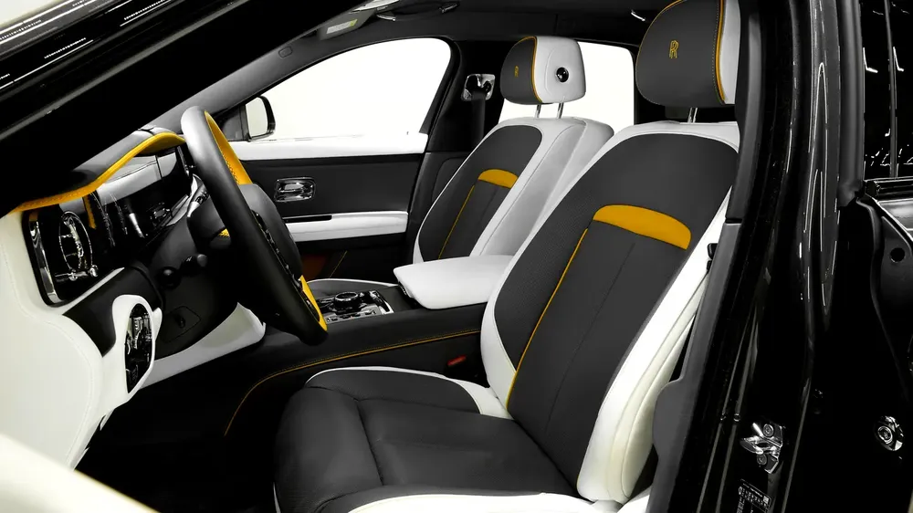 2024 | SPECIAL ORDER | BESPOKE TRI-TONE INTERIOR | FULL OPTION | LOW MILEAGE | PERFECT CONDITION - Image 11