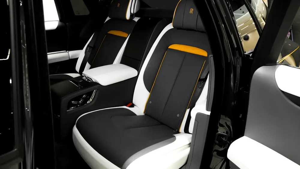 2024 | SPECIAL ORDER | BESPOKE TRI-TONE INTERIOR | FULL OPTION | LOW MILEAGE | PERFECT CONDITION - Image 12
