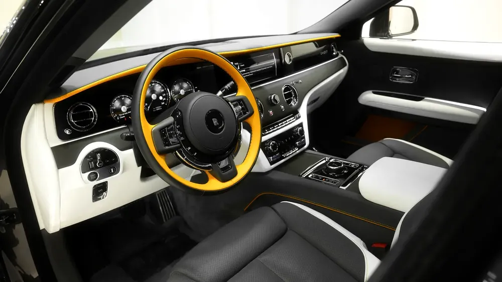 2024 | SPECIAL ORDER | BESPOKE TRI-TONE INTERIOR | FULL OPTION | LOW MILEAGE | PERFECT CONDITION - Image 7