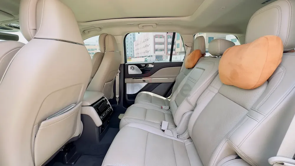 2022 Lincoln Aviator Reserve II | GCC Specs | Pristine Condition | Under warranty  Service cont - Image 12