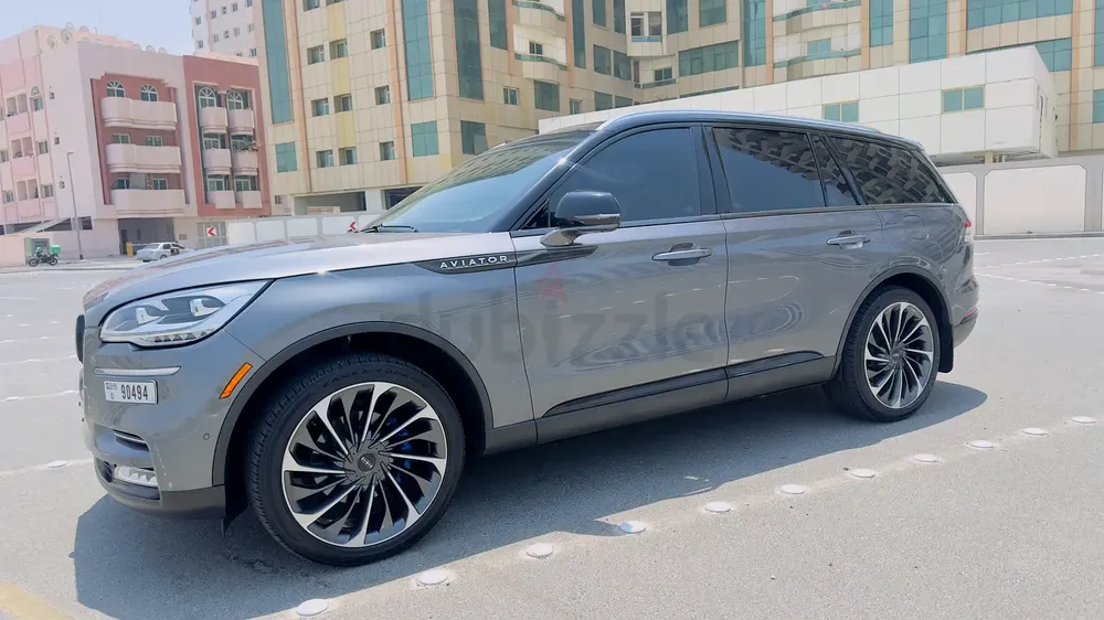 2022 Lincoln Aviator Reserve II | GCC Specs | Pristine Condition | Under warranty  Service cont - Image 17