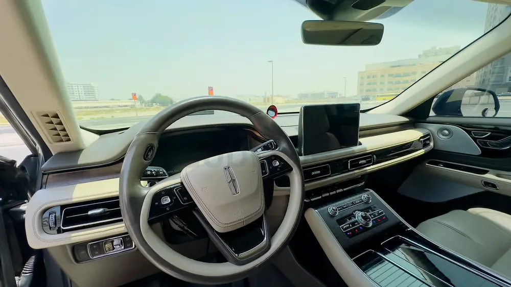 2022 Lincoln Aviator Reserve II | GCC Specs | Pristine Condition | Under warranty  Service cont - Image 7
