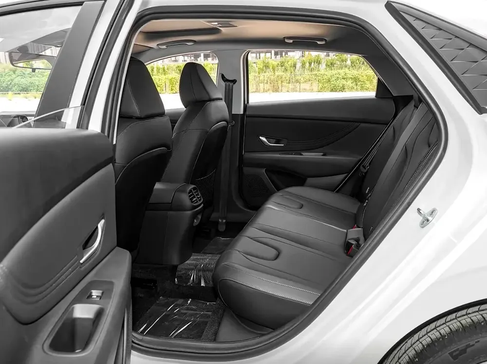 Hyundai Elantra GLX Elite - Image 13
