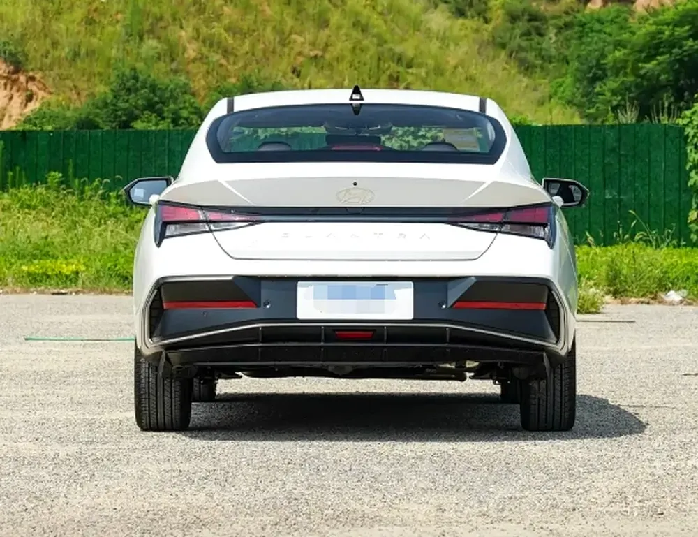 Hyundai Elantra GLX Elite - Image 6