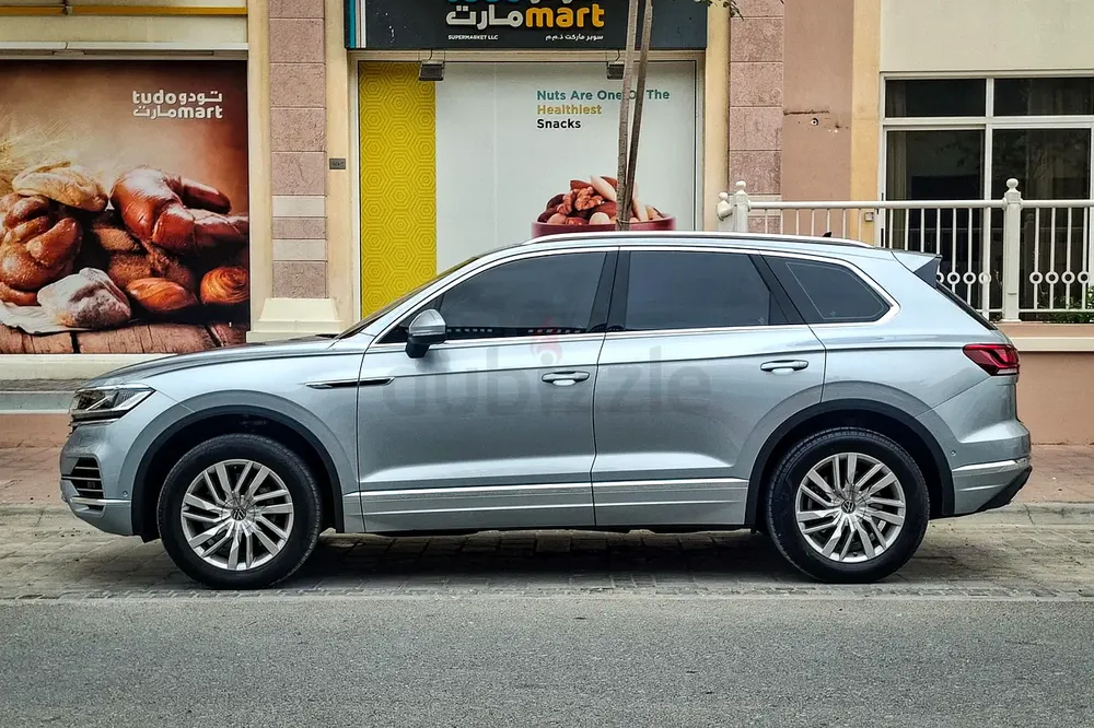 AED 2507/month | 2023 Volkswagen Touareg Atmosphere Comfortline/Highline | GCC Specs | Ref#443513 - Image 5