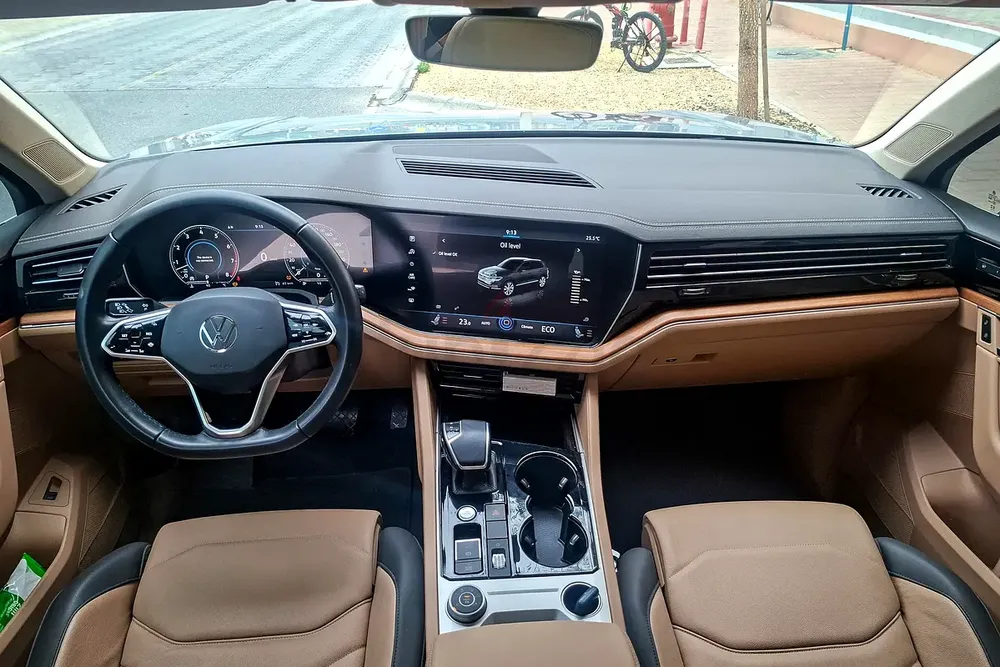 AED 2507/month | 2023 Volkswagen Touareg Atmosphere Comfortline/Highline | GCC Specs | Ref#443513 - Image 9