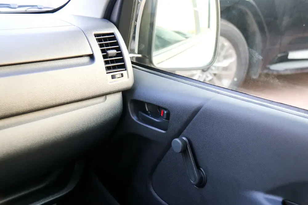 HIACE COMMUTER WITH A/C 2026 - For Export - Image 14