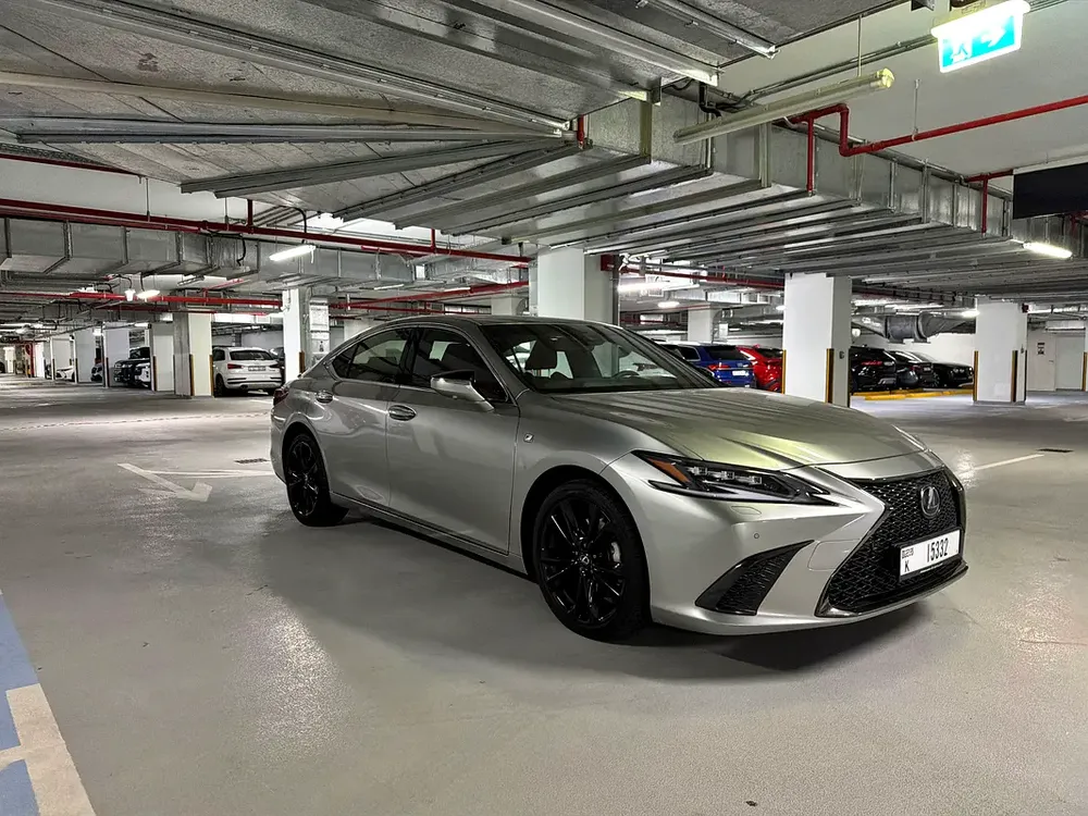 GCC LEXUS ES350 F SPORT / UNDER WARRANTY AND SERVICE CONTRACT - Image 6