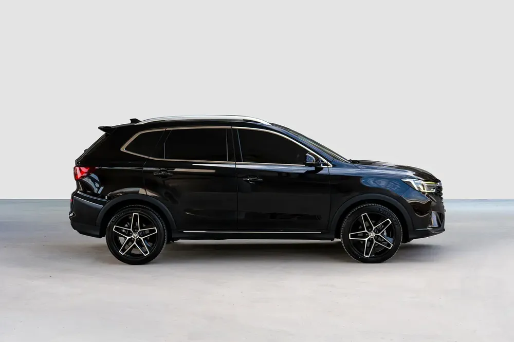 MG RX5 1.5T Deluxe with warranty - Image 15